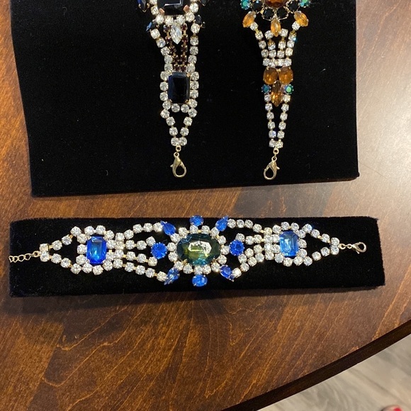 BEAUTIFULLY Brilliant Czechoslovakian Crystal and gemstone Bracelet. Sold each. - Picture 2 of 11